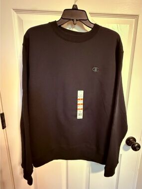 Champion Men's Black Crewneck Sweatshirt with Small Logo.  NWT